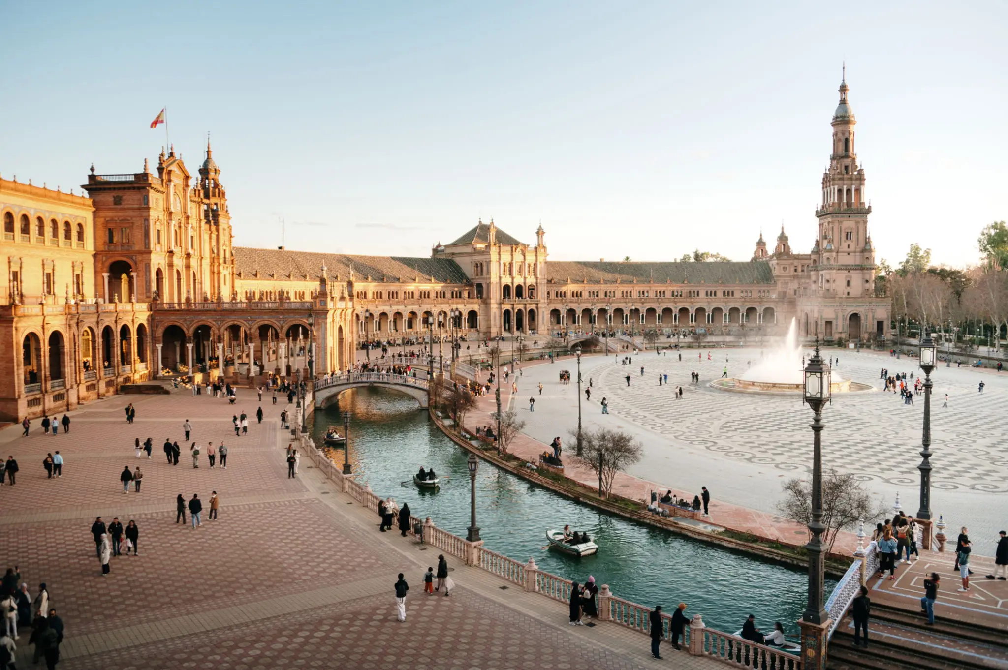 Plaza de España, Seville, canal and fountain